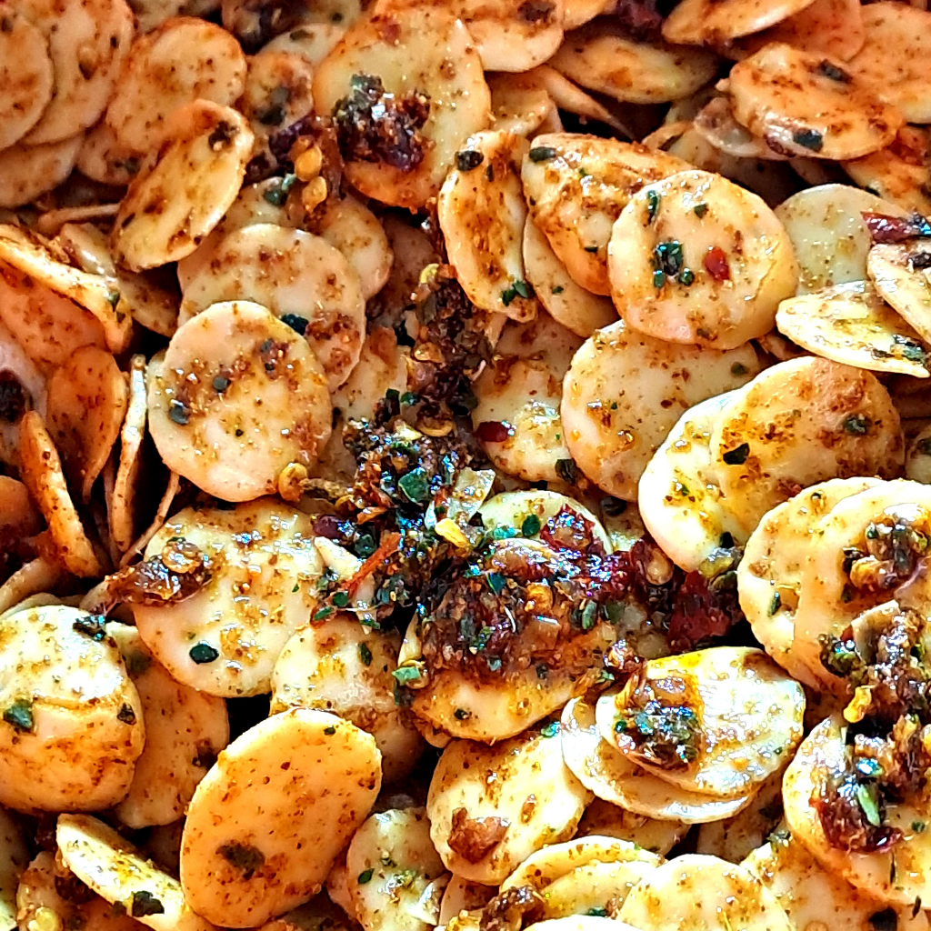 

KERUPUK SEBLAK KERUPUK SEBLAK CIKRUH KEMASAN POUCH KERUPUK VIRAL KRUPUK BANTET JADUL BUMBU KHAS CIKRUH RENYAH GURIH DIJAMIN KETAGIHAN