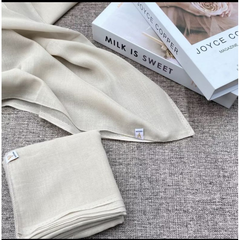 Hijab Segi Empat Paris Jadul Varisha Premium Warna Biscuit Ivory