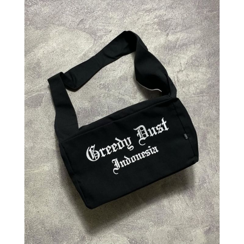 TERLARIS GREEDY DUST INDONESIA - SLING TOTEBAG BLACK
