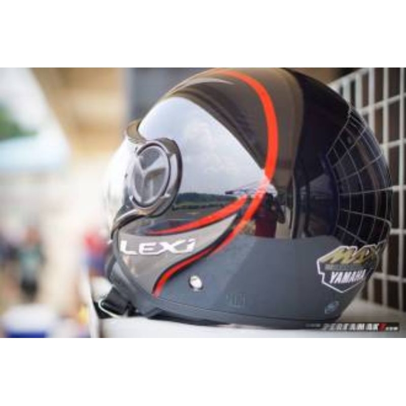 Helm Lexi new original