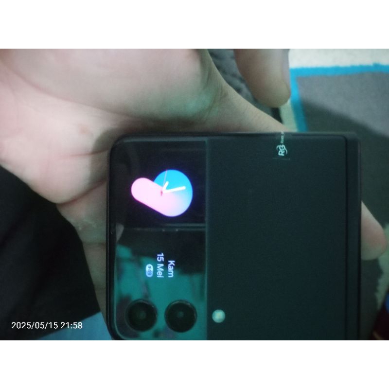 Samsung z flip 3 second