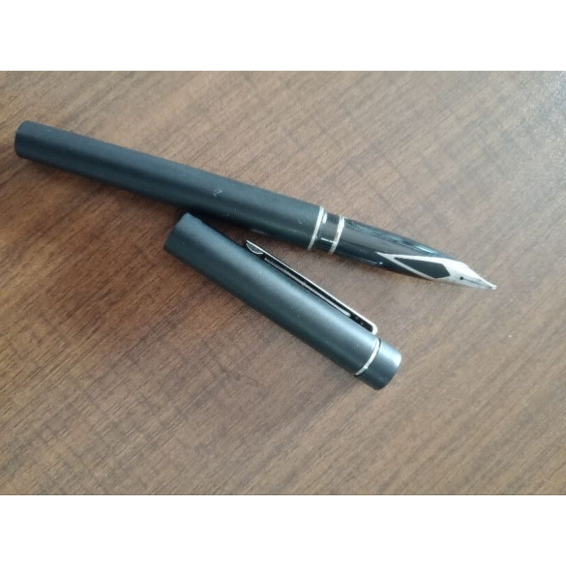 

Sheaffer Targa Slim Fountain Pen - Classic Elegance
