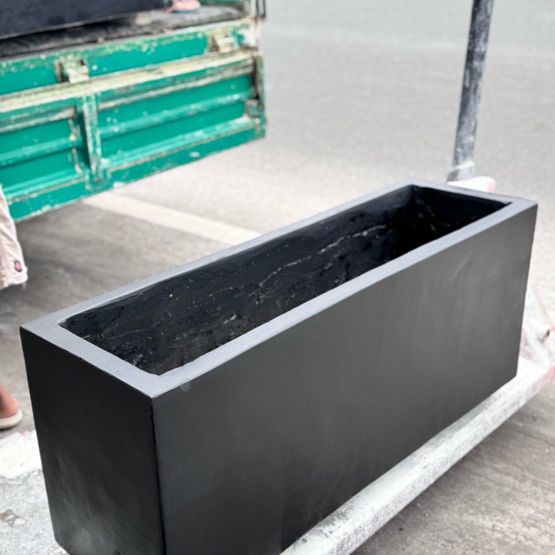 Pot kotak persegi panjang beton cat hitam doff 1m x 30 x 40