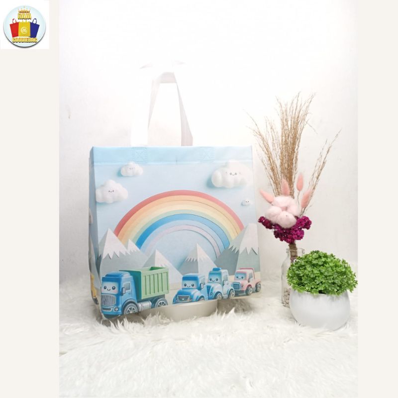 

BOX BAG SPUNBOND LAMINASI TRUCK (25X25X18)