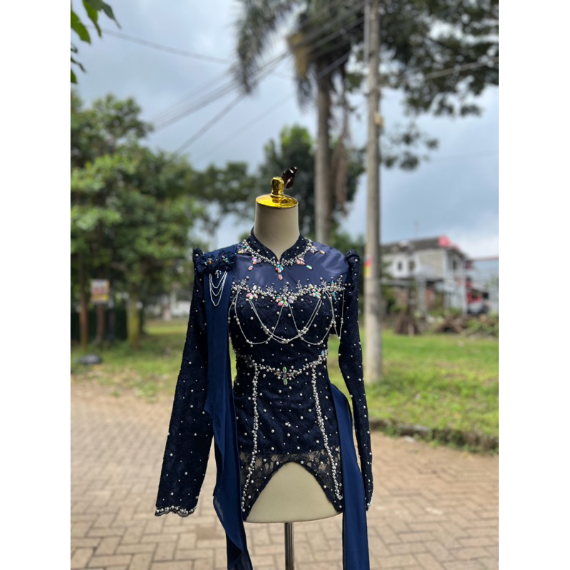 KEBAYA NAVI ALUNA ,KEBAYA WISUDA,KEBAYA WISUDA MODERN,KEBAYA LAMARAN,KEBAYA MUSLIM,KEBAYA HIJAB,KEBA