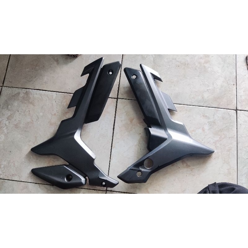 pivot Cover step Depan CS1 2011