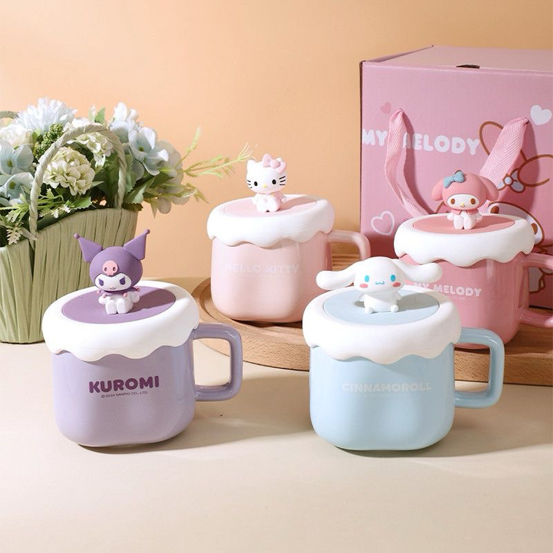 SET GIFT BOX MUG GELAS KERAMIK DAN PENUTUP SILIKON KARAKTER MELODY CINNAMOROLL KUROMI