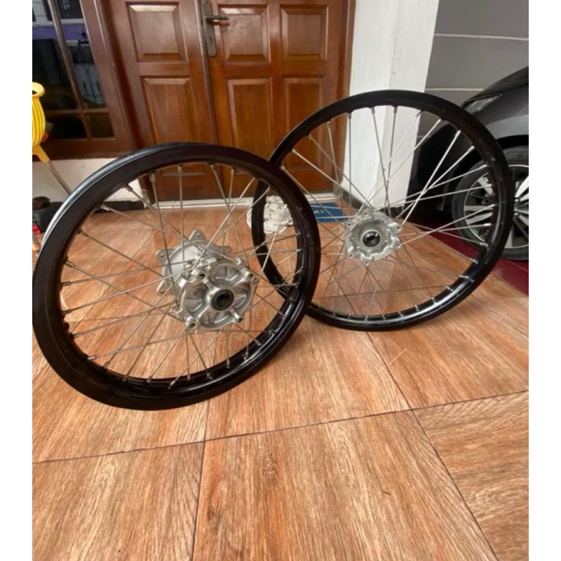 Velg Ori Crf Tinggal Pasang Ban Original Asli Copotan