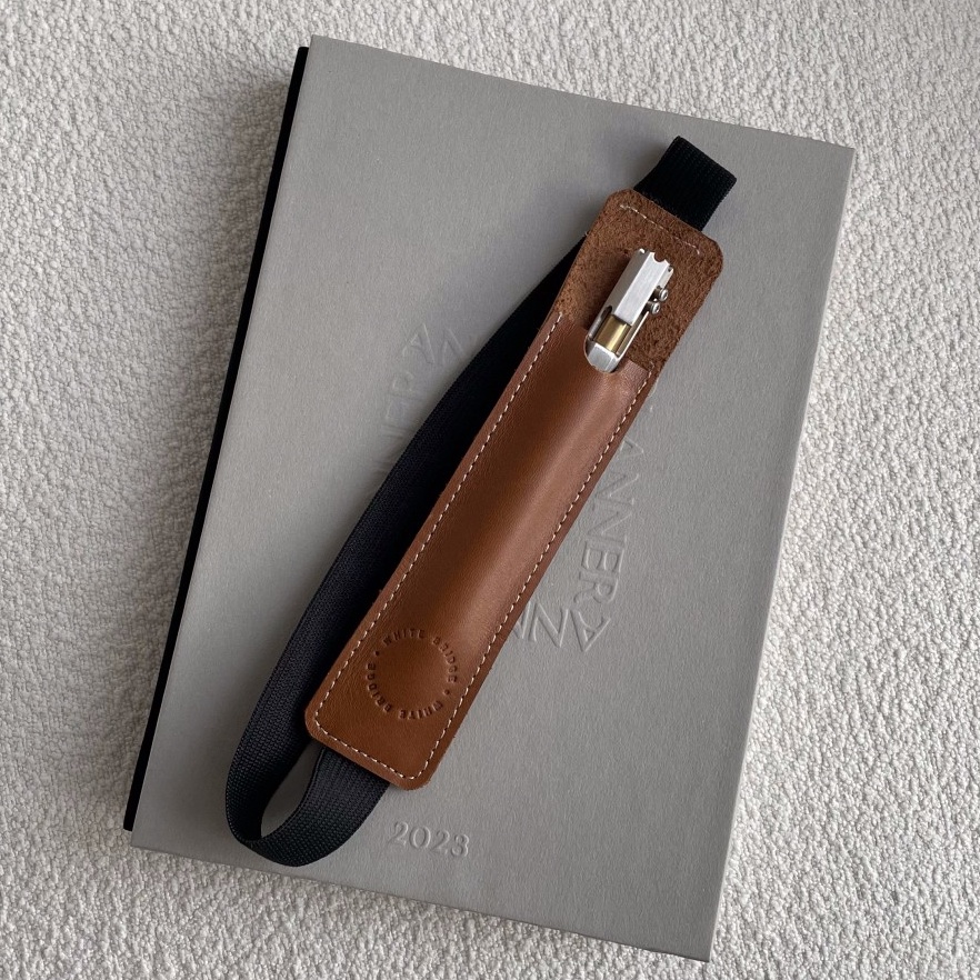 

KODE W46B Leather Pen Holder for Book