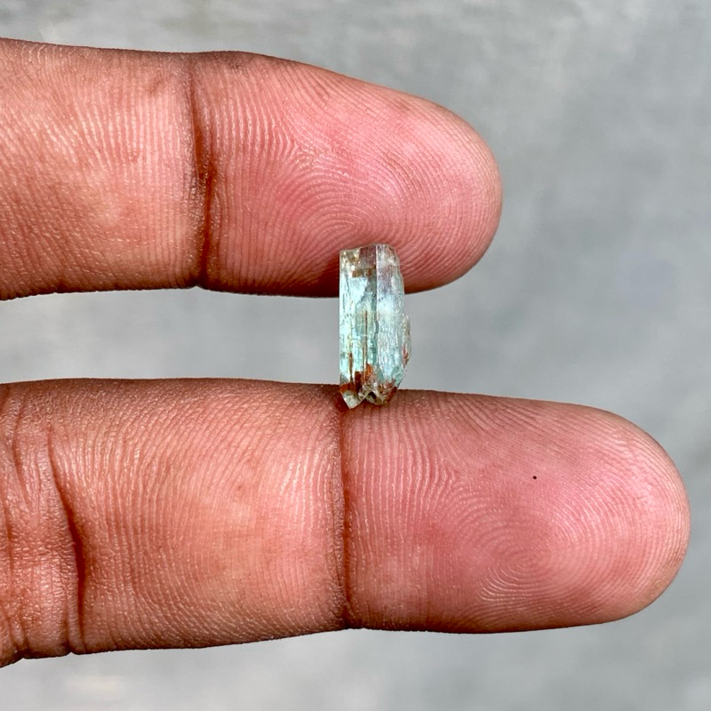 Natural Emerald Rough Batu Bongkahan Zamrud Batu Bahan jamrud Buat koleksi buat liontin CT 2.20 Dim 