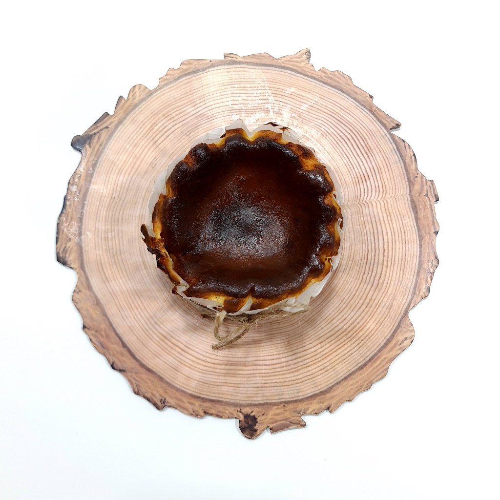 

Burnt Cheese Cake diameter 10 cm original Menggunakan Bahan Premium Halal