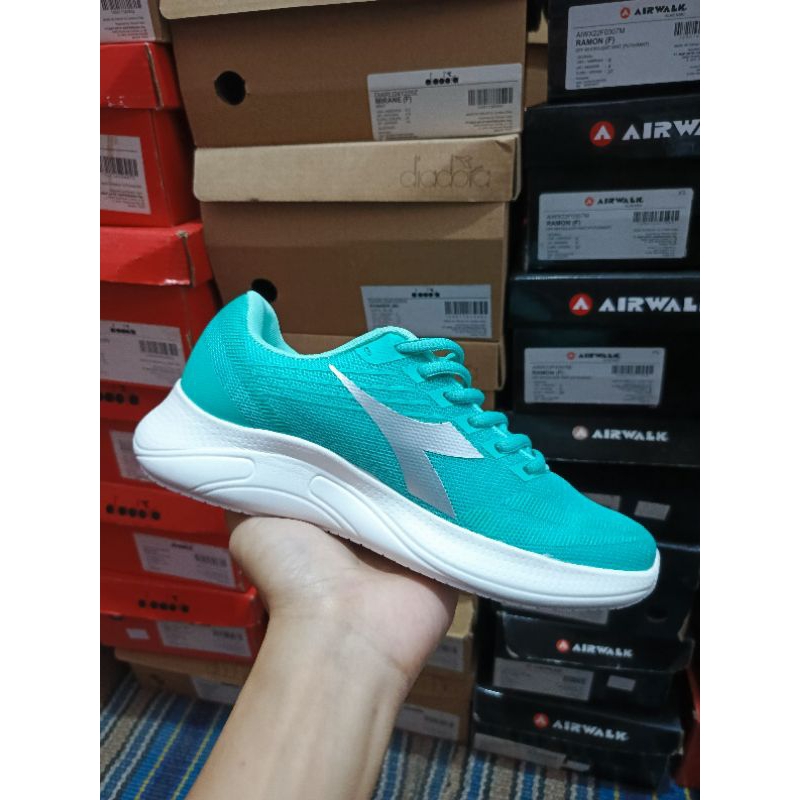 DIADORA ENEA / DIADORA WOMENS / DIADORA ORIGINAL