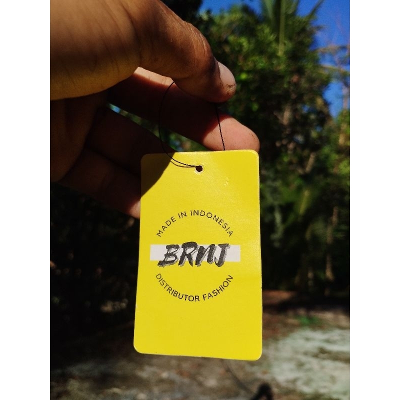 

hangtag murah tipis 310gsm label baju/distro/jeans/helm/topi/bandung/mtijaya