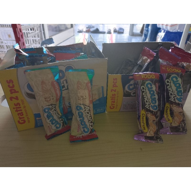 

cloud 9 crunchy 11g 1 box isi 24 +bonus 2pcs
