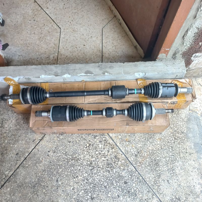 cv joint as roda depan innova zenix original