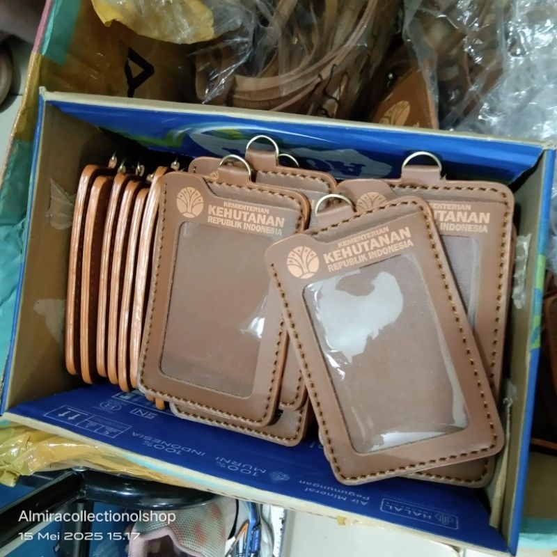 

HJK nametag holder Kemenhut casing id card kementerian kehutanan casing id card terbaru Kemenhut