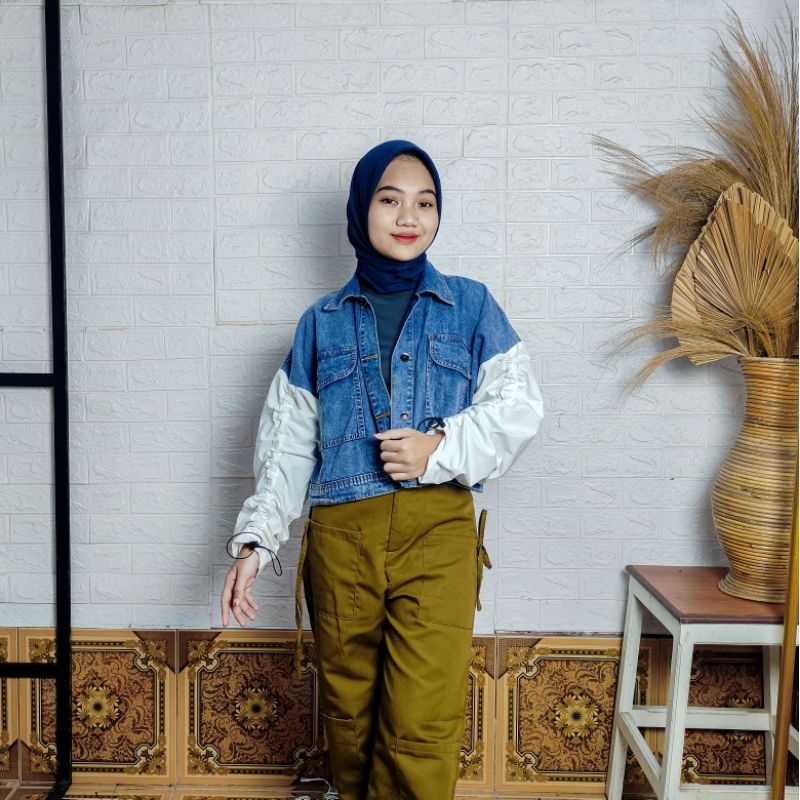 JAKET JEANS WANITA PREMIUM/JAKET JEANS WANITA KEKINIAN/ JAKET JEANS SERUT