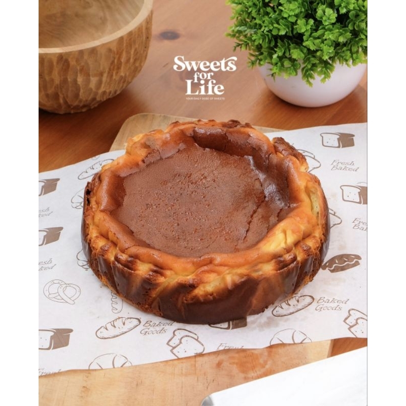 

Basque Burnt Cheesecake - Diameter 15cm, Blueberry Cheesecake, Matcha Cheesecake