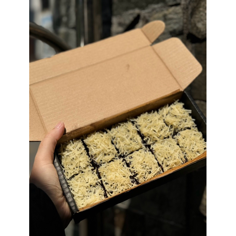 

Brownies Broweezy Brúnt (20x10cm) FUDGY BROWNIES brownies panggang/birthday brownies bday brownie brownies keju