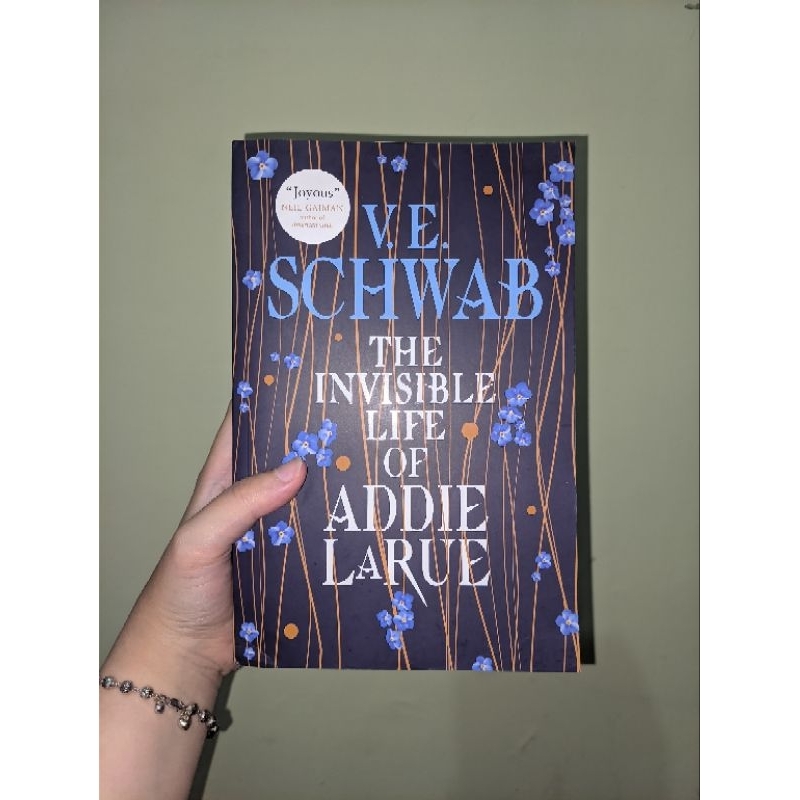 THE INVISIBLE LIFE OF ADDIE LARUE V. E. SCHWAB (Preloved)
