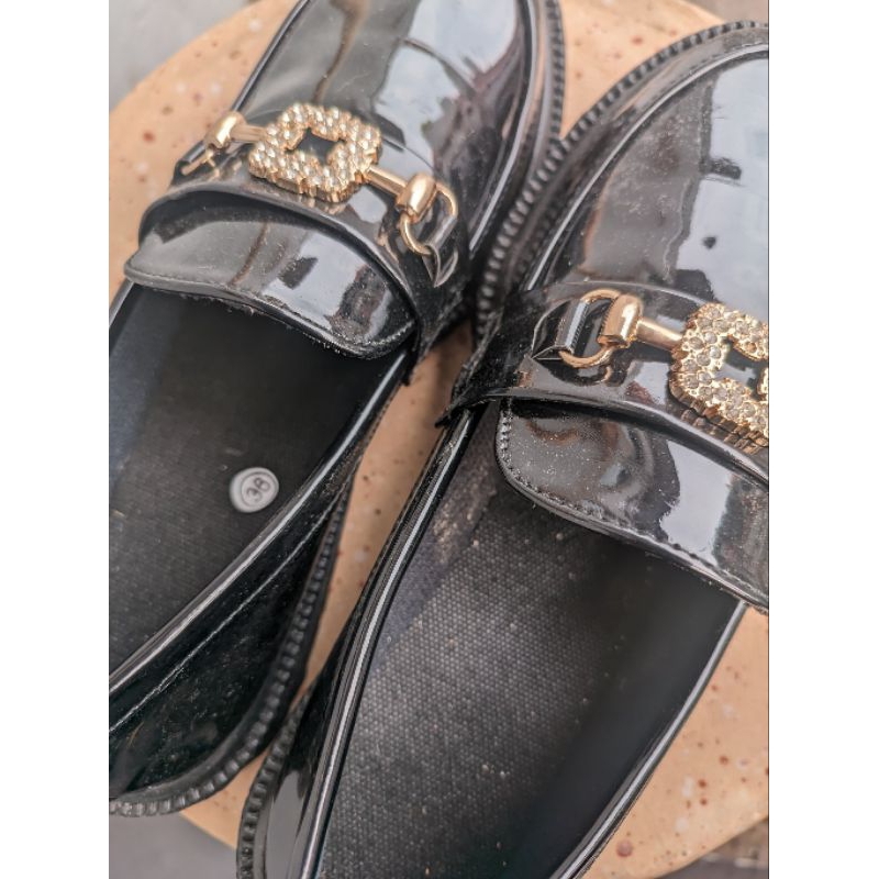 SEPATU DOCMART WANITA CEWE (PRELOVED) SIZE 36