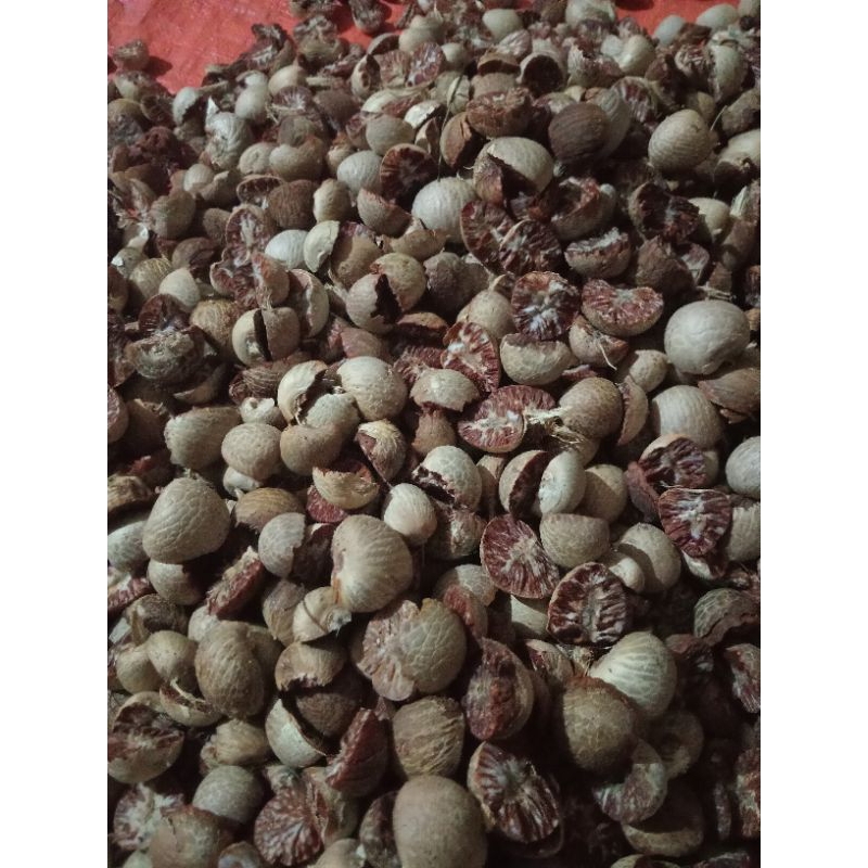 

Pinang kering medan fresh berkwalitas 1 KG