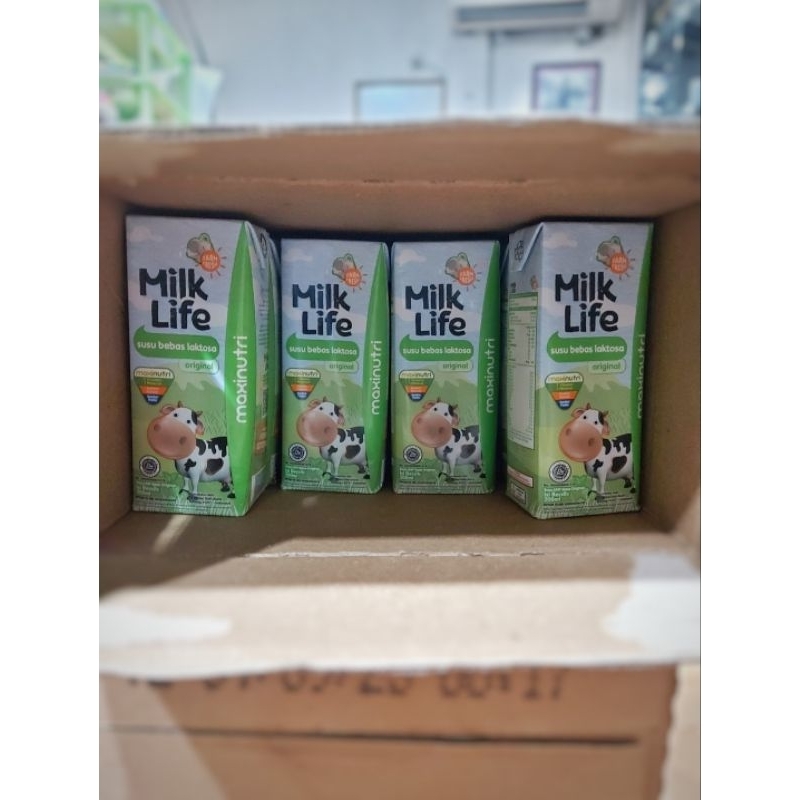 

[ KHUSUS INSTANT & Sameday ] - MILKLIFE UHT Lactose Free 200 ml - Susu Milk Life Bebas Laktosa - ½ Karton / Dus Isi 12 pcs - Rasa Original