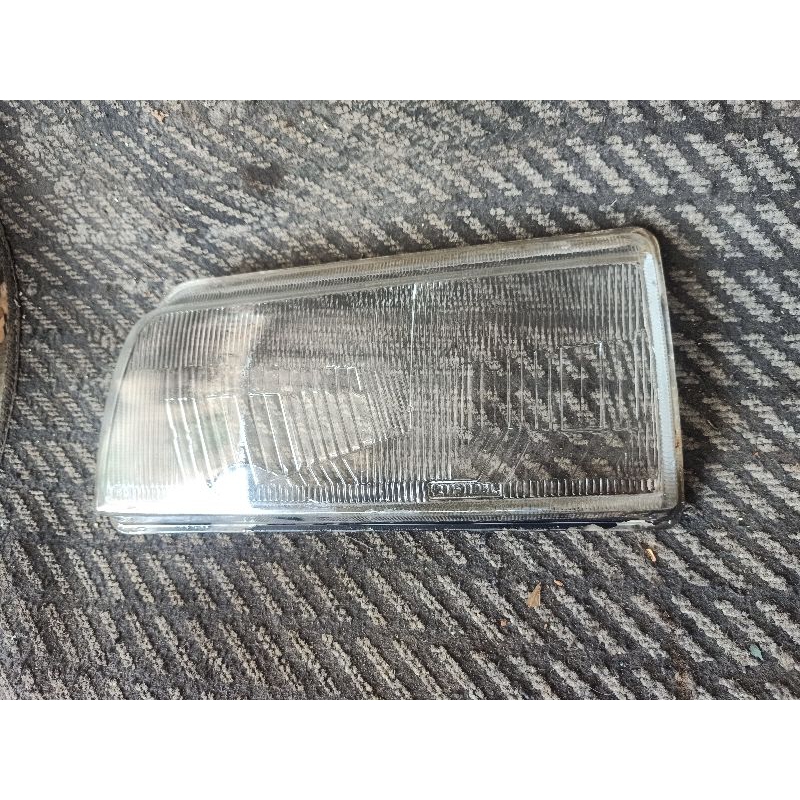 Mika kaca headlamp lampu depan daihatsu classy(kiri)