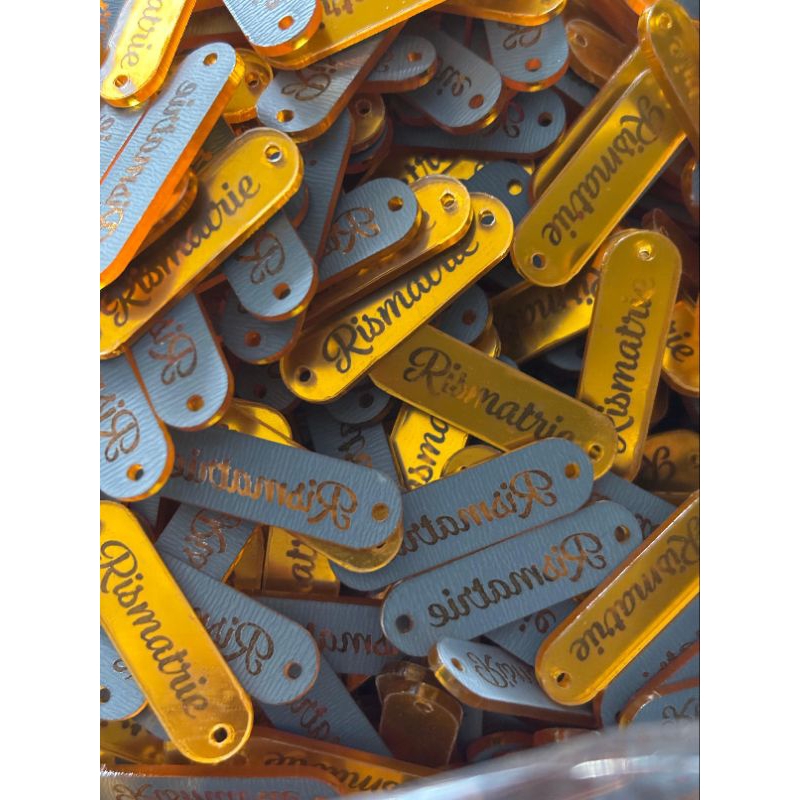 

LABEL Arkrilick BERBAGAI model