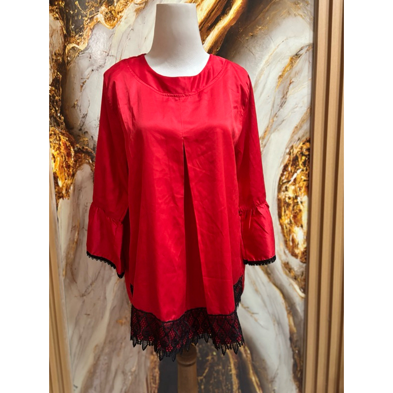 PL Blouse satin merah