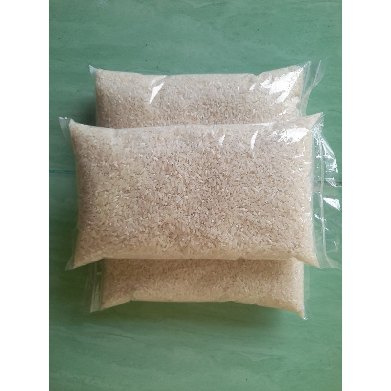 

Beras | Beras lokal pandanwangi kemasan 1kg tanpa label, pulen dan enak