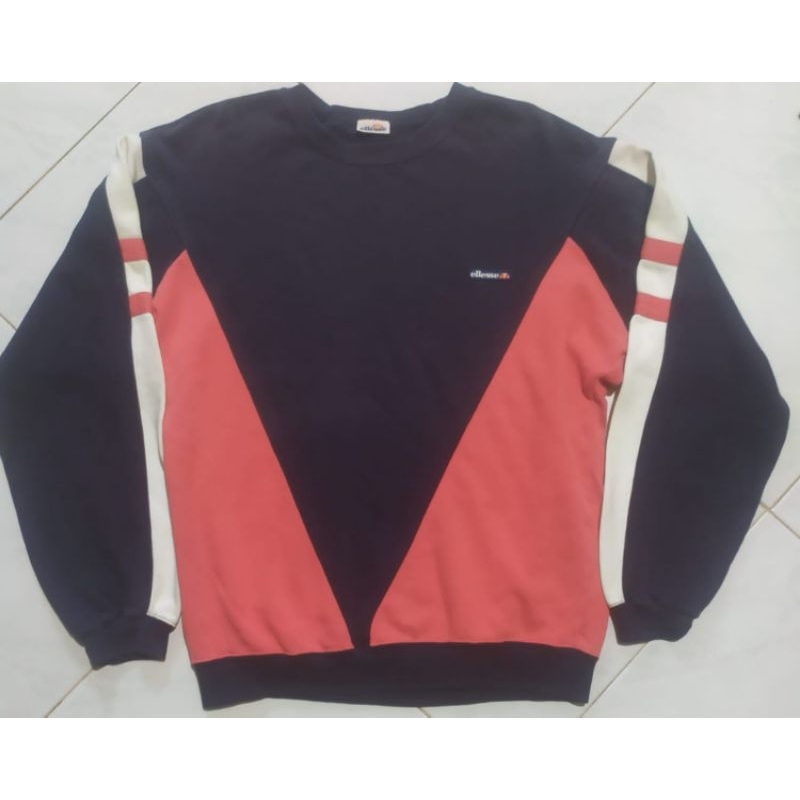 Crewneck Ellesse Size : L ,Ld : 116 Panjang : 65 Kondisi : Vintage