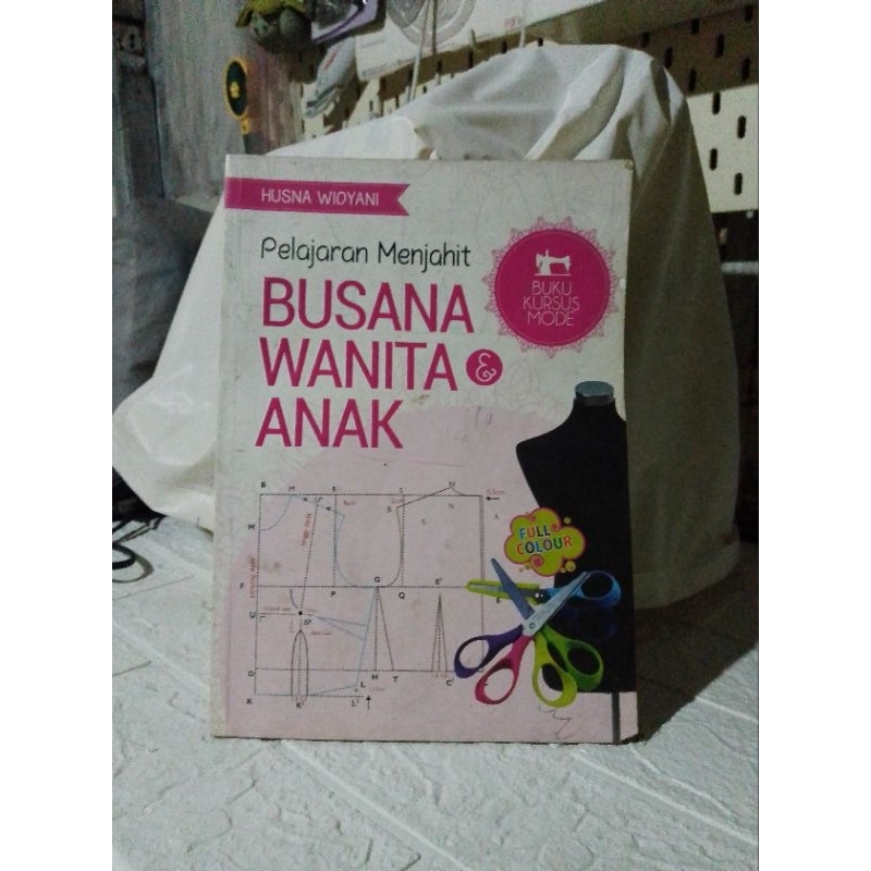 Buku Pola Menjahit Bekas