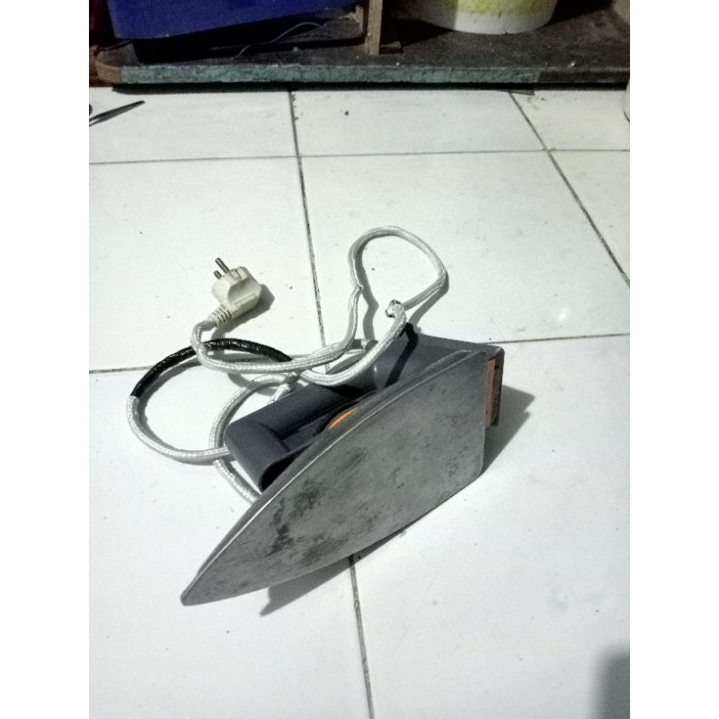 setrika Maspion bekas