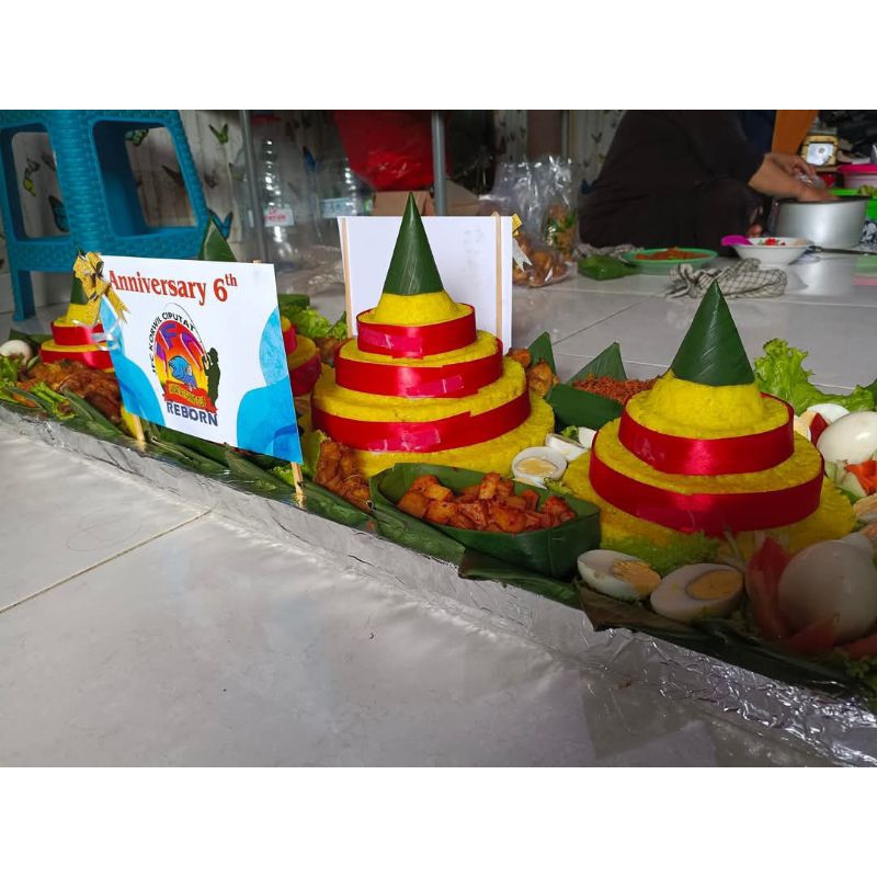 

NASI TUMPENG TAMPAH Berbagai macam Lauk bisa sesuai Request