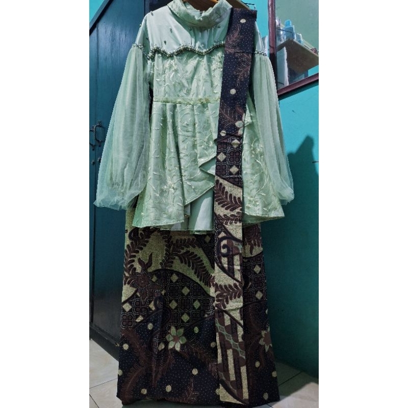 Preloved set kebaya