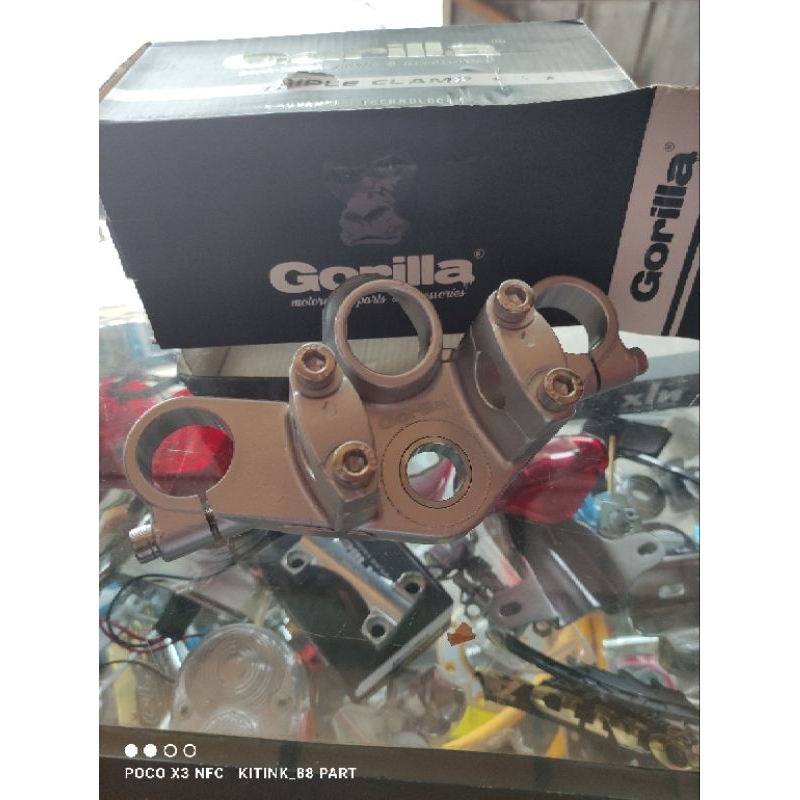 T segitiga ninja gorilla