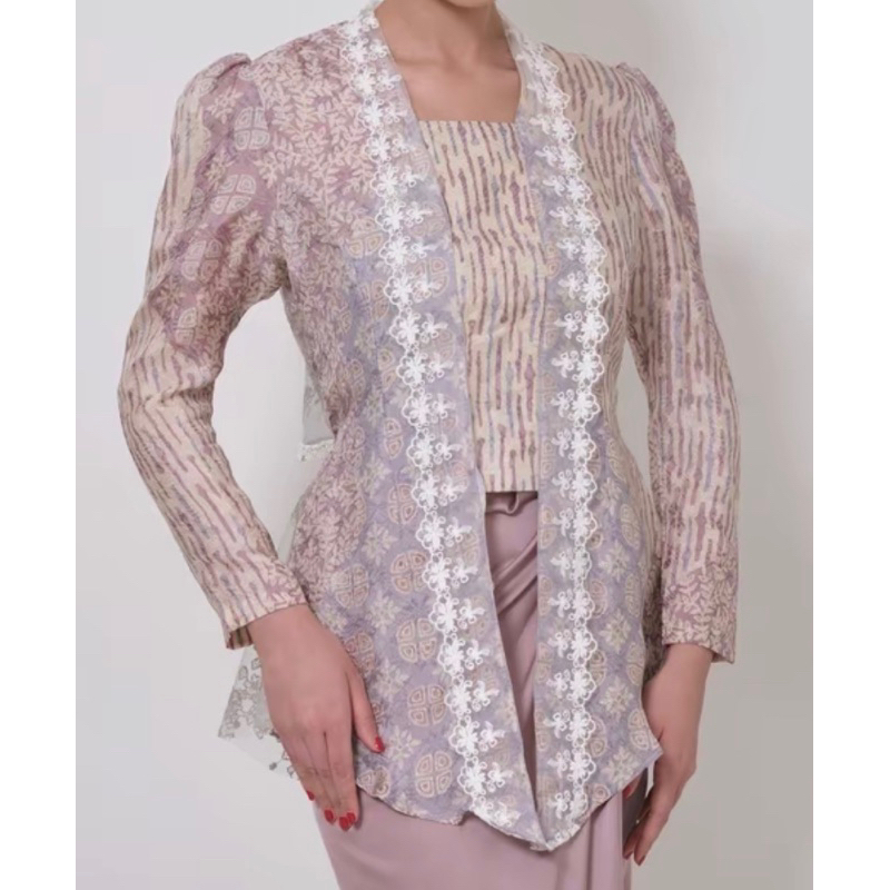 Kaluna - Kebaya Kutubaru Modern by Kartinis Label