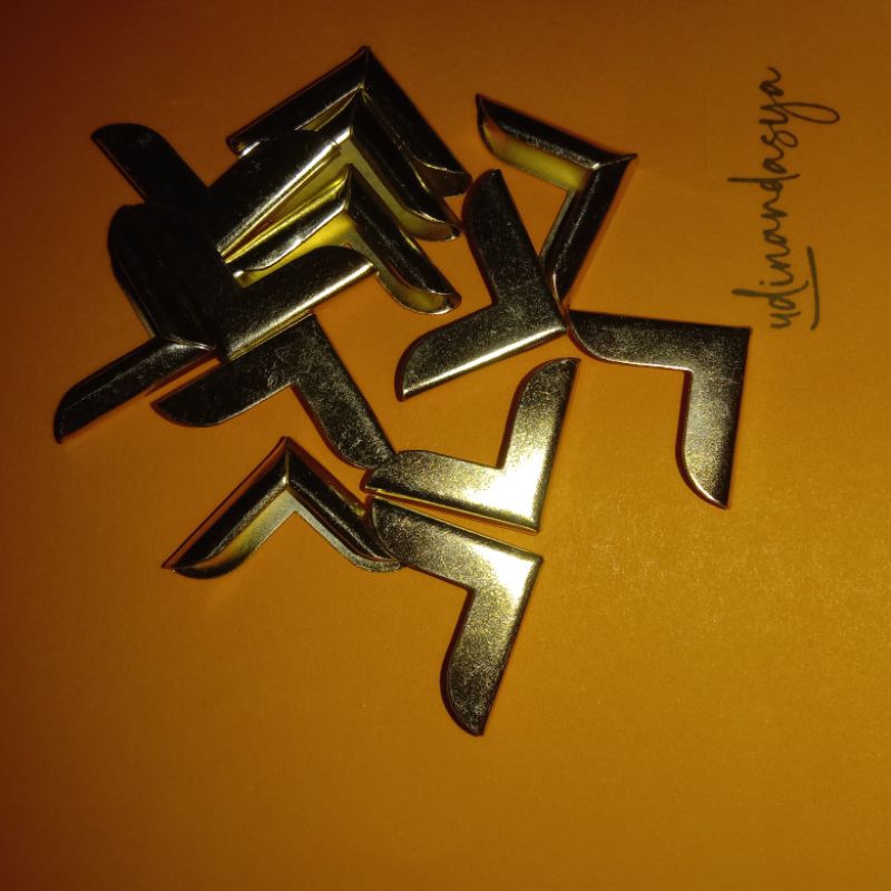 

Pojokan Buku Siku Buku
