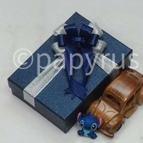 

PAPYRUS 12,5x17,5 Tinggi 5cm Kotak Kado Gift Box V2