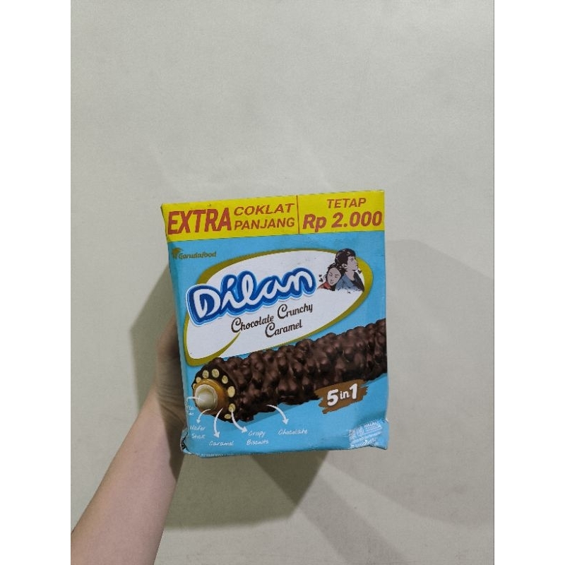 

GARUDAFOOD DILAN chocolate crunchy caramel, 1KOTAK (ISI 12PCS)
