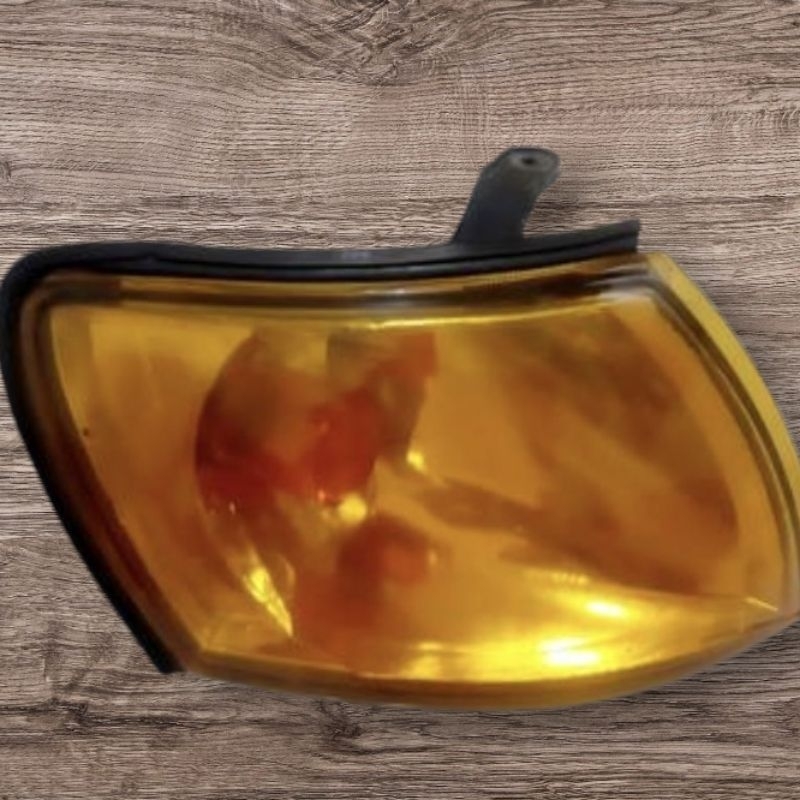 Lampu Sen Kanan Corona Absolute