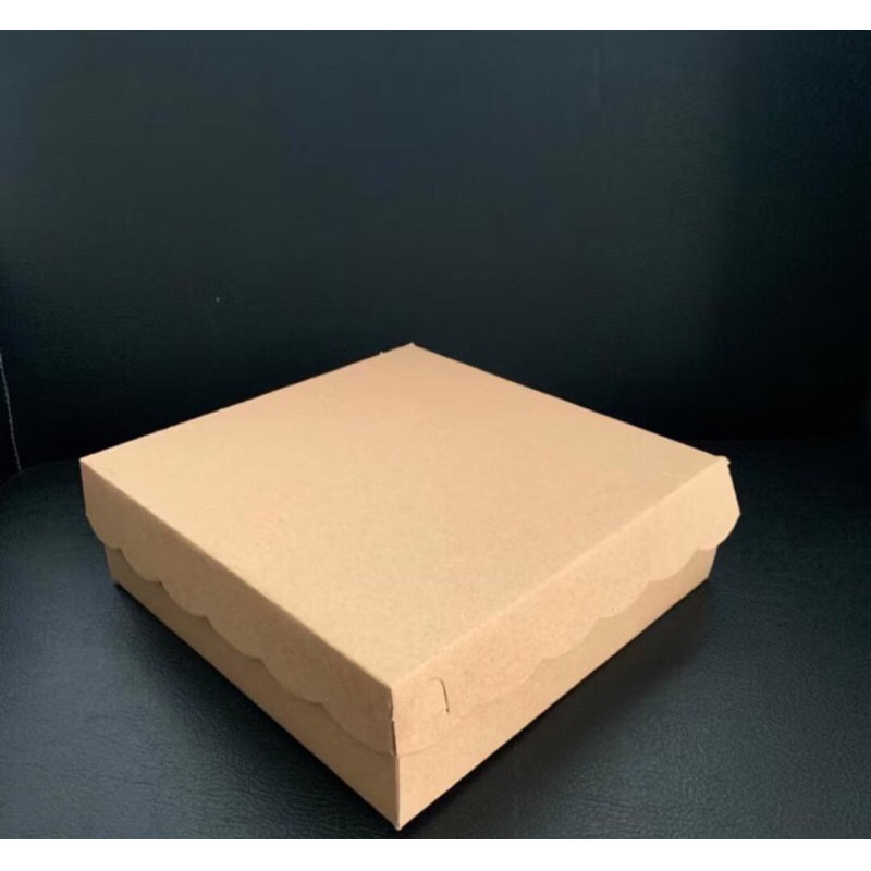 

Dus kue/kotak makan nasi R10B 22cm x 22cm x 7cm Kraft cokelat (ketebalan 330gr)warna cokelat