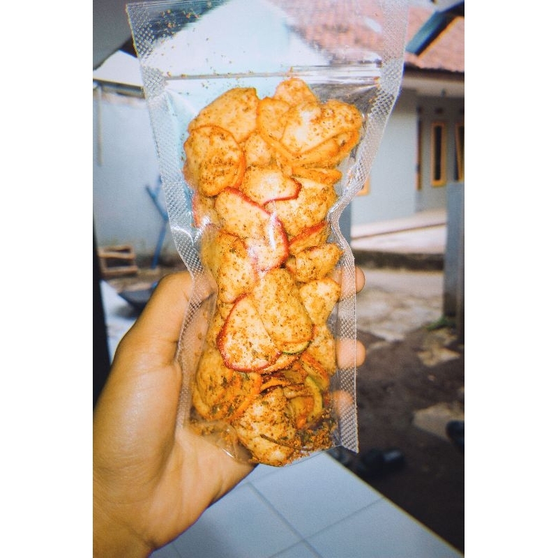 

MAKANAN RINGAN KERUPUK SEBLAK KERING PEDAS DENGAN BUMBU KHAS TASIKMALAYA