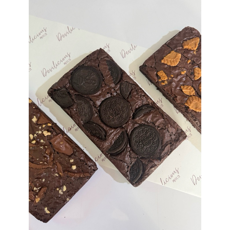 

OATMEAL BROWNIE OREO - HALF SIZE