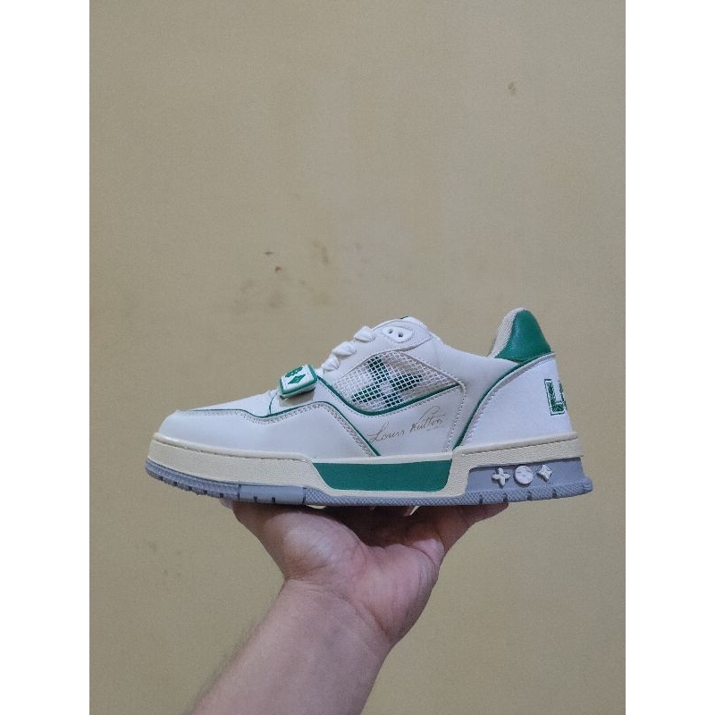 SEPATU LOUIS VUITTON