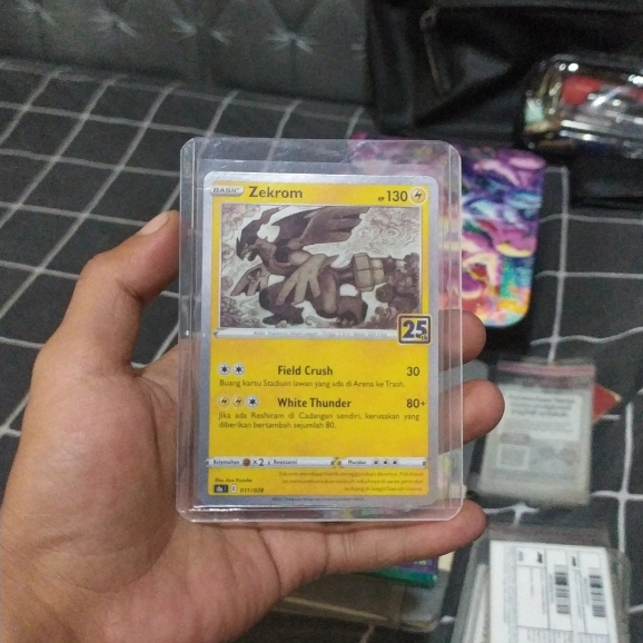 Kartu Pokemon ID Zekrom Holo Foil - 25 Th Anniversary S8a 011/028