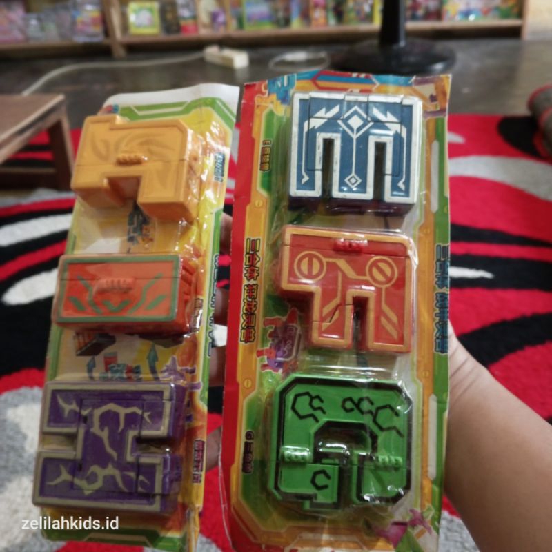 Mainan Huruf berubah jadi Dino / robot