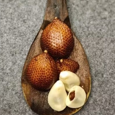 

BUAH SALAK BESAR 1KG isi 15-20 buah