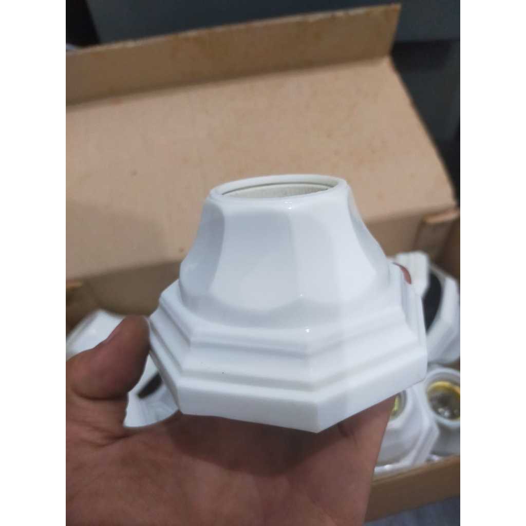 Fitting / fiting/ Piting Lampu Plafon Tempel Warna Putih